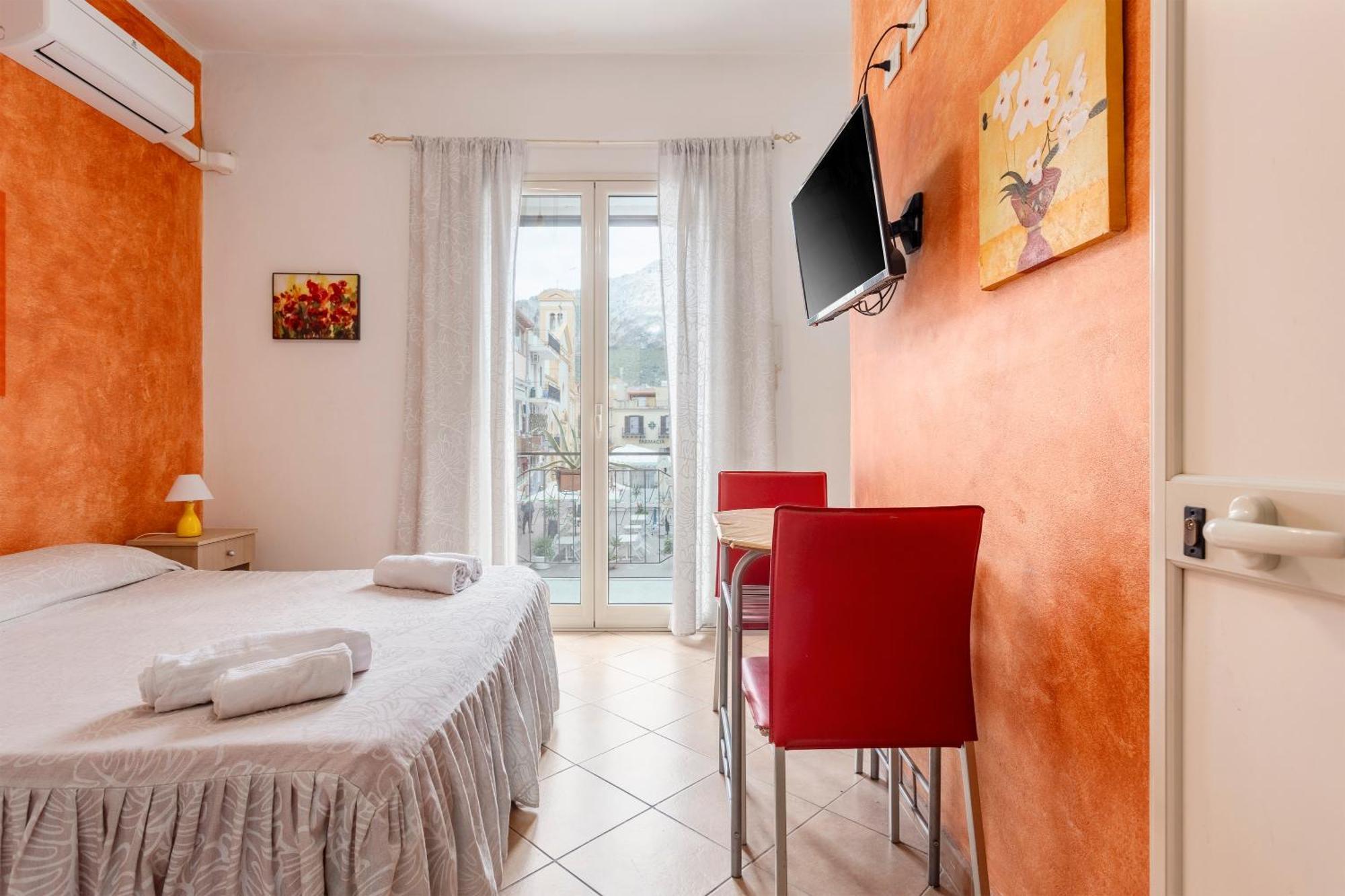 Bed and Breakfast Giada Изола-делле-Феммине Экстерьер фото