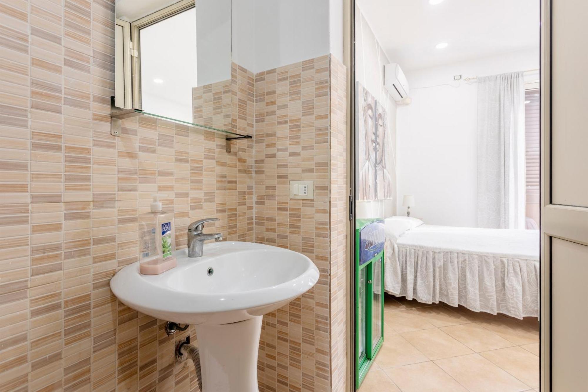Bed and Breakfast Giada Изола-делле-Феммине Экстерьер фото